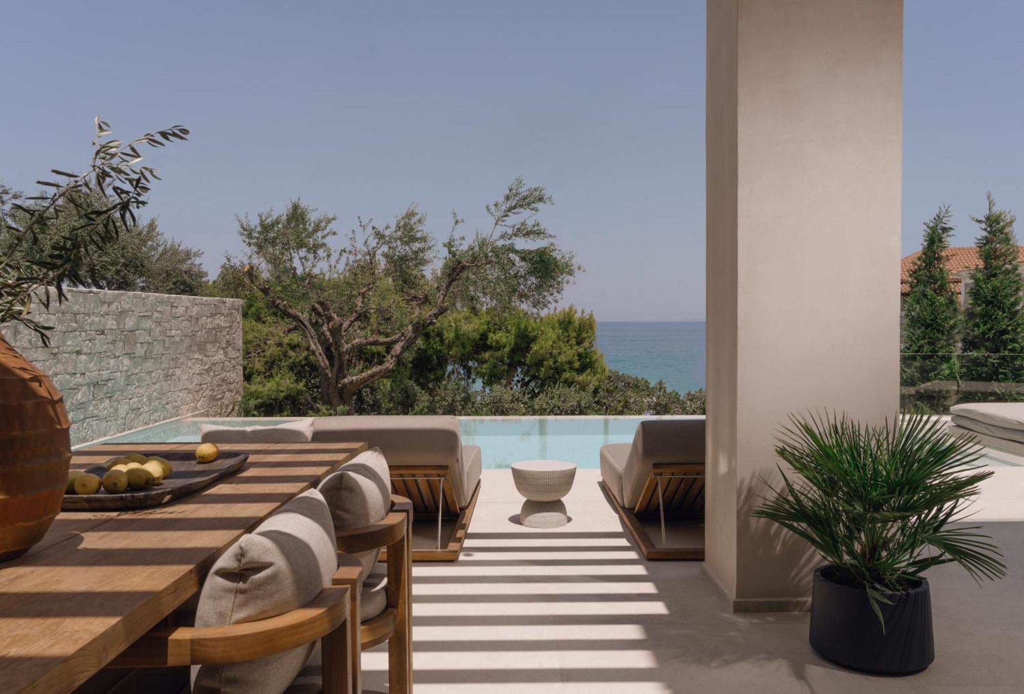 Villa Valerozo - Exclusive Beachside Experience Amoudi