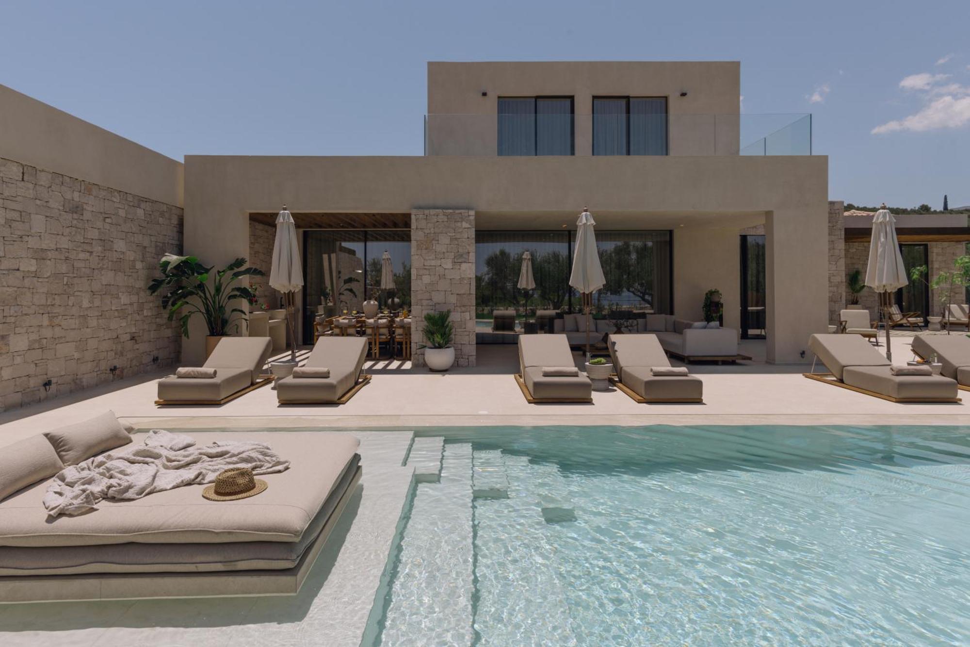 Villa Valerozo - Exclusive Beachside Experience