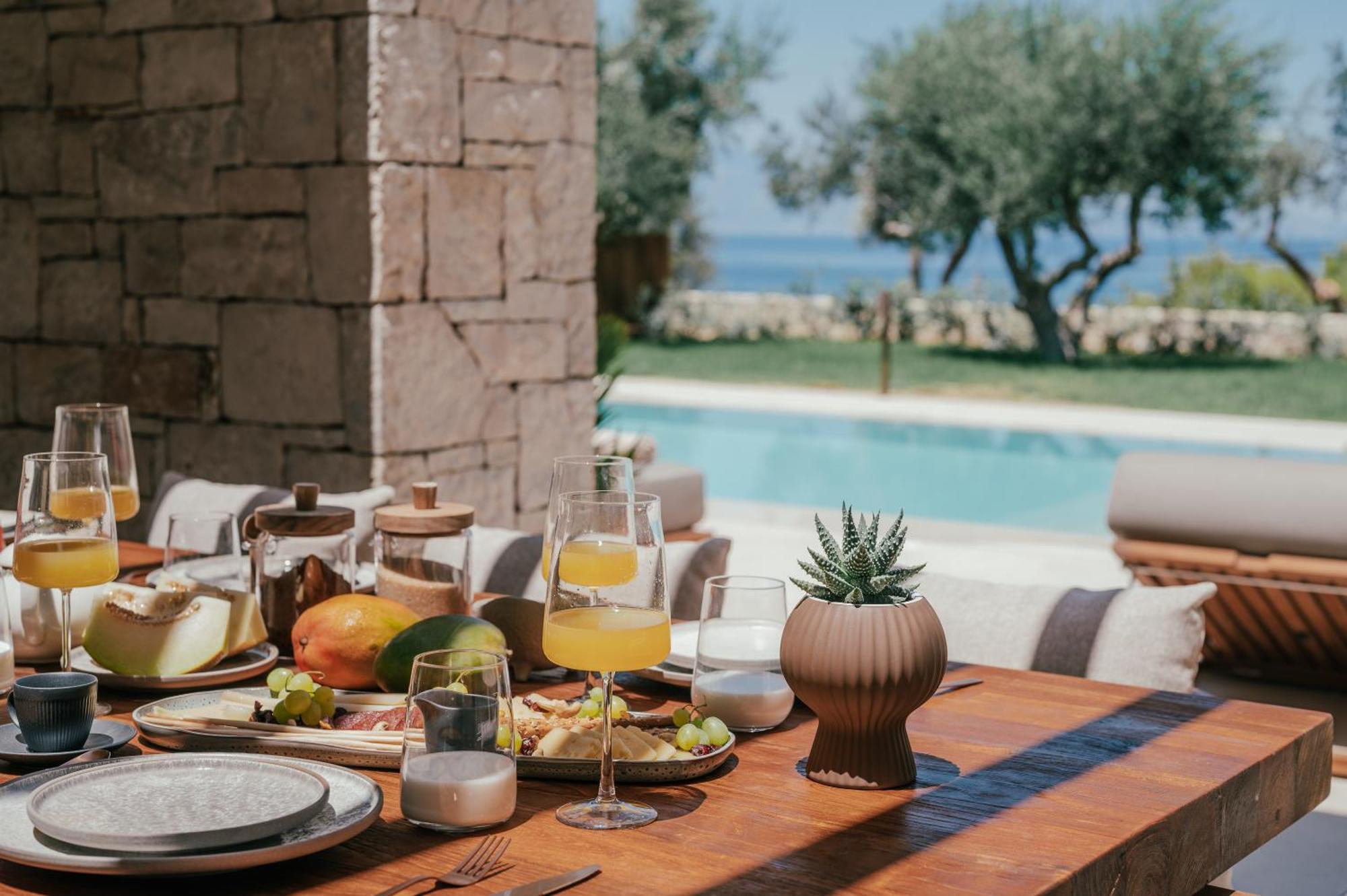 Valerozo - Exclusive Beachside Experience *
