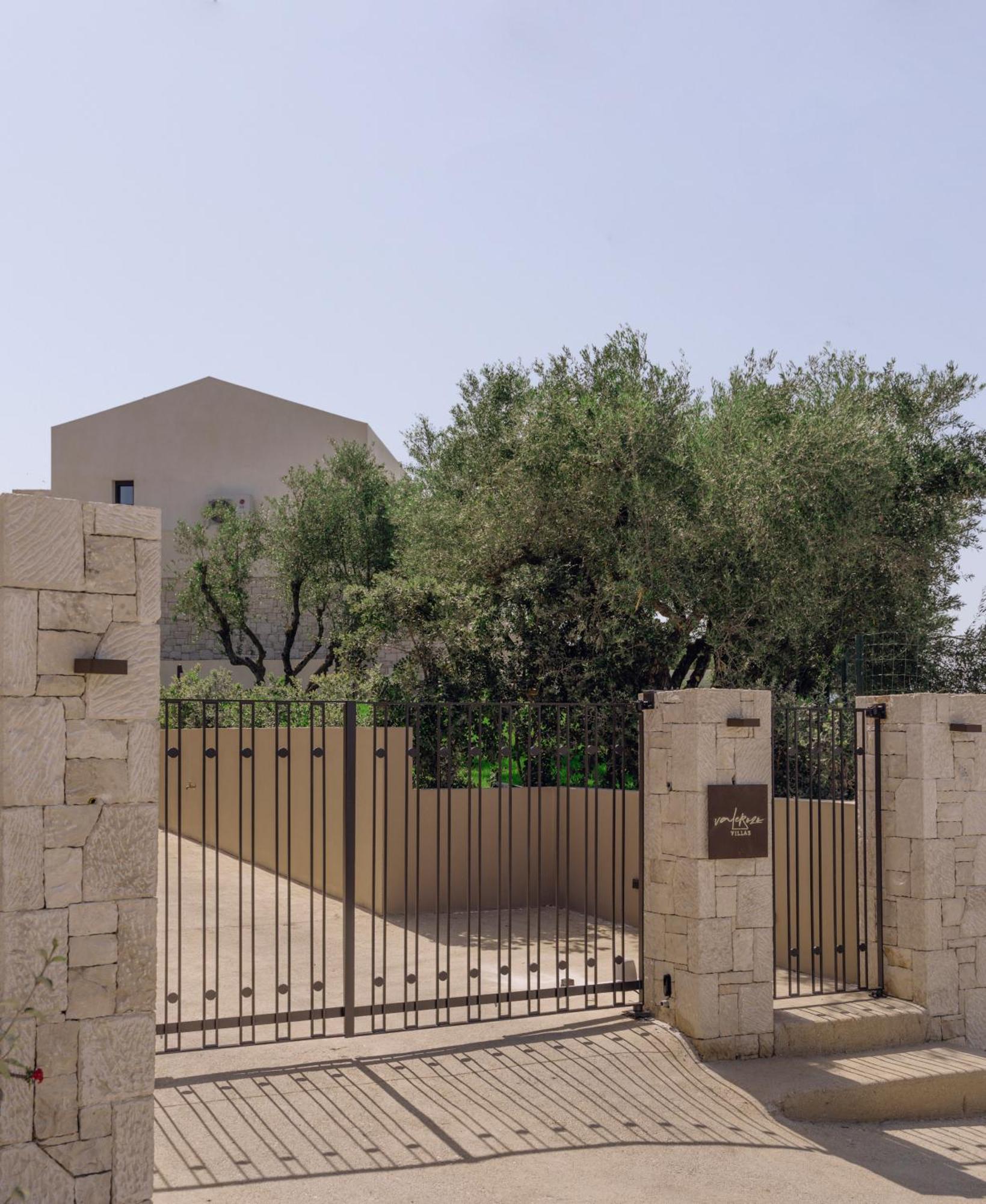 Valerozo - Exclusive Beachside Experience Villa