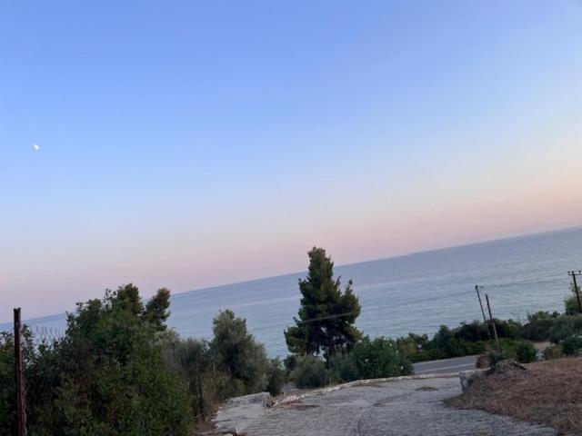Holiday home Kaloutsikos Sea View House Mola Kalyva