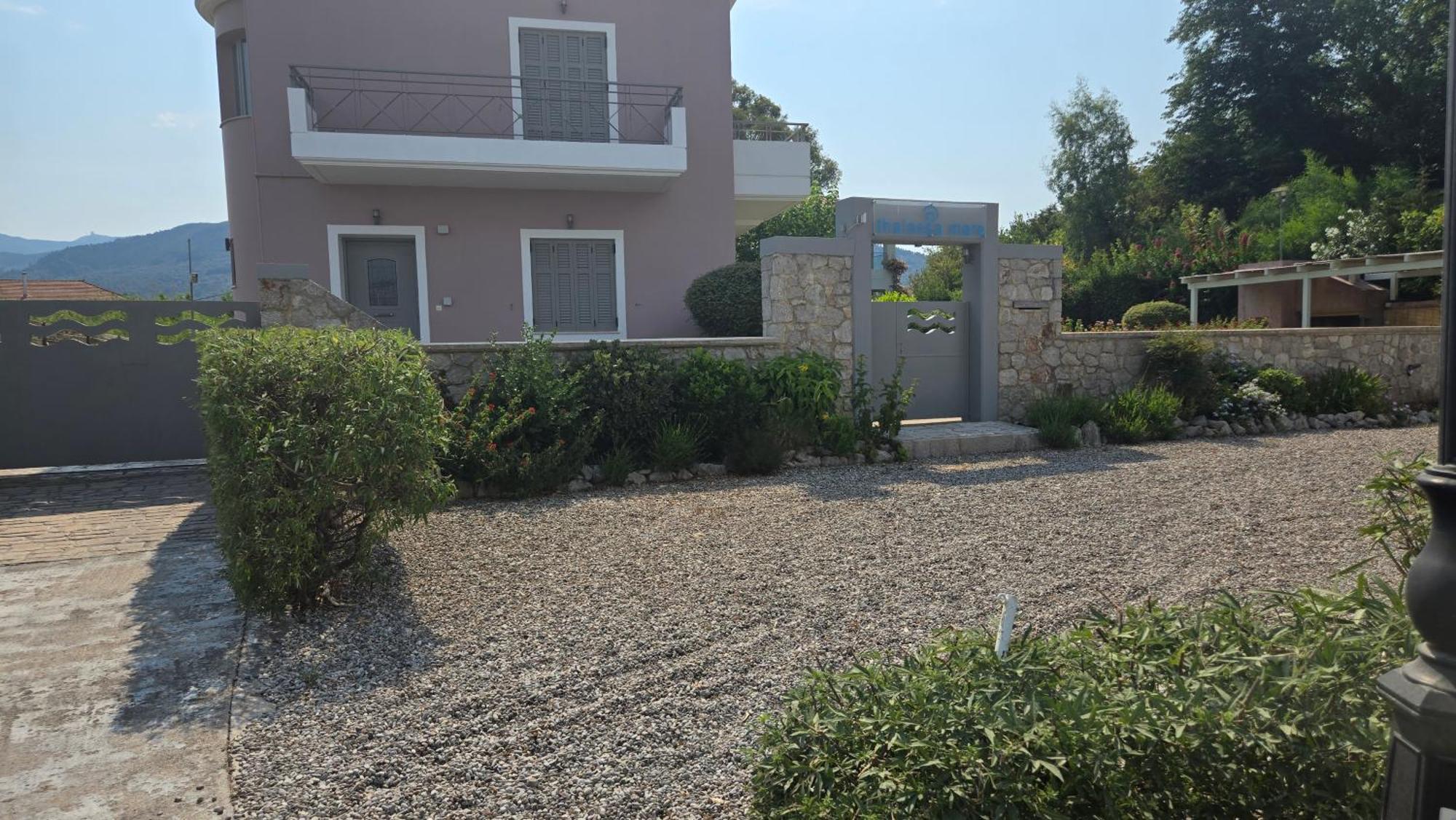 Thalassa Villa *