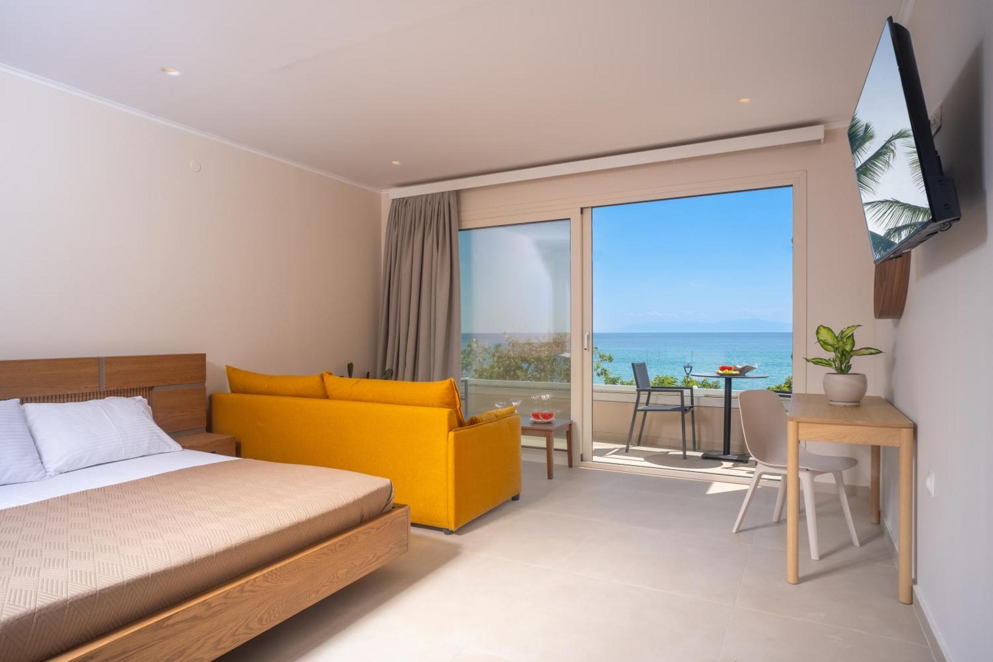 Kyparissis First Class Apartment