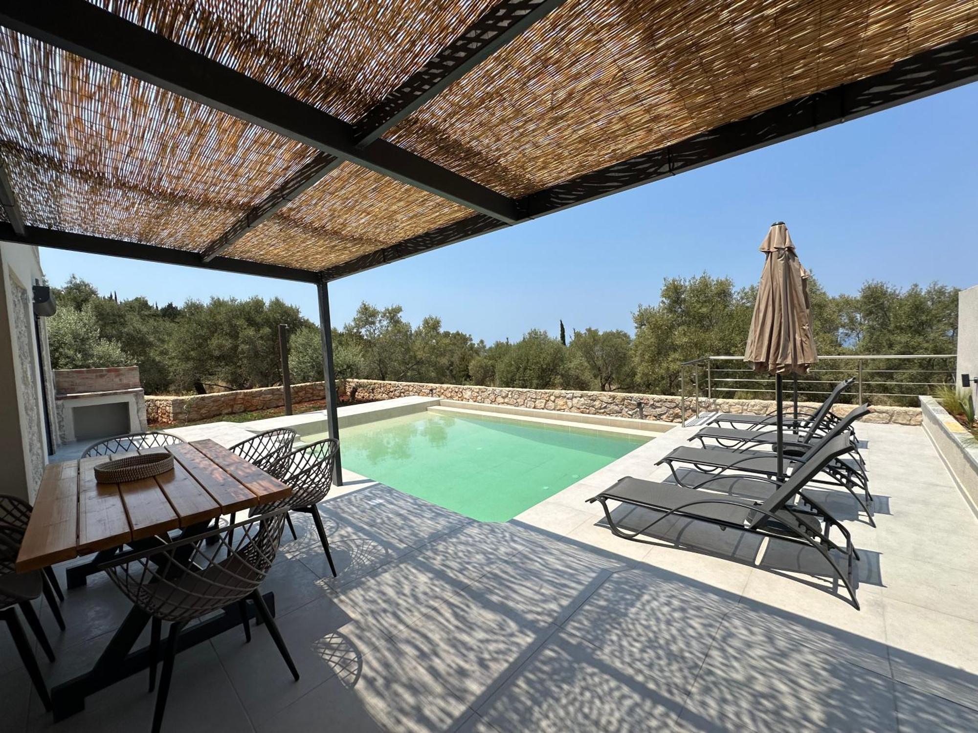 Calmia Fine Living Villa Tsoukaladhes