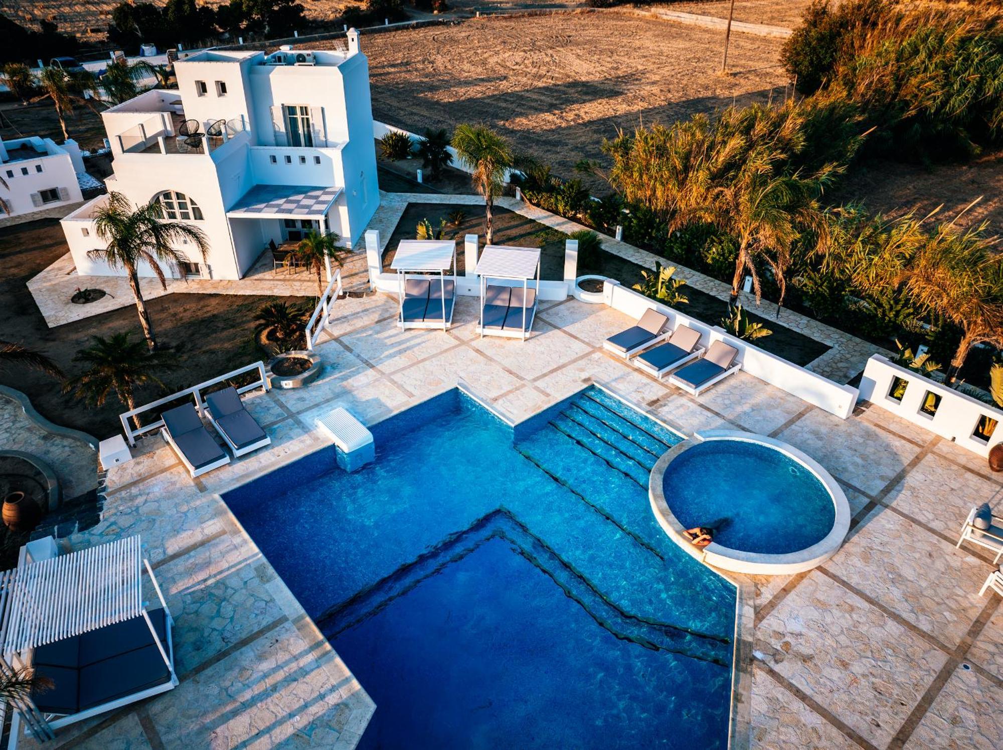 Villa Avas Palm Naxos City
