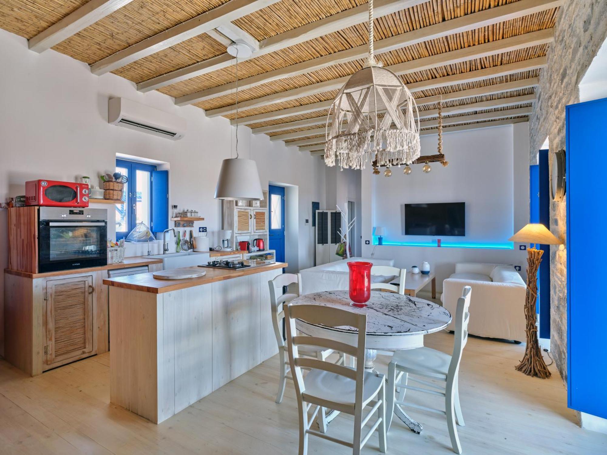 Blue & In Luxury Parikia (Paros)