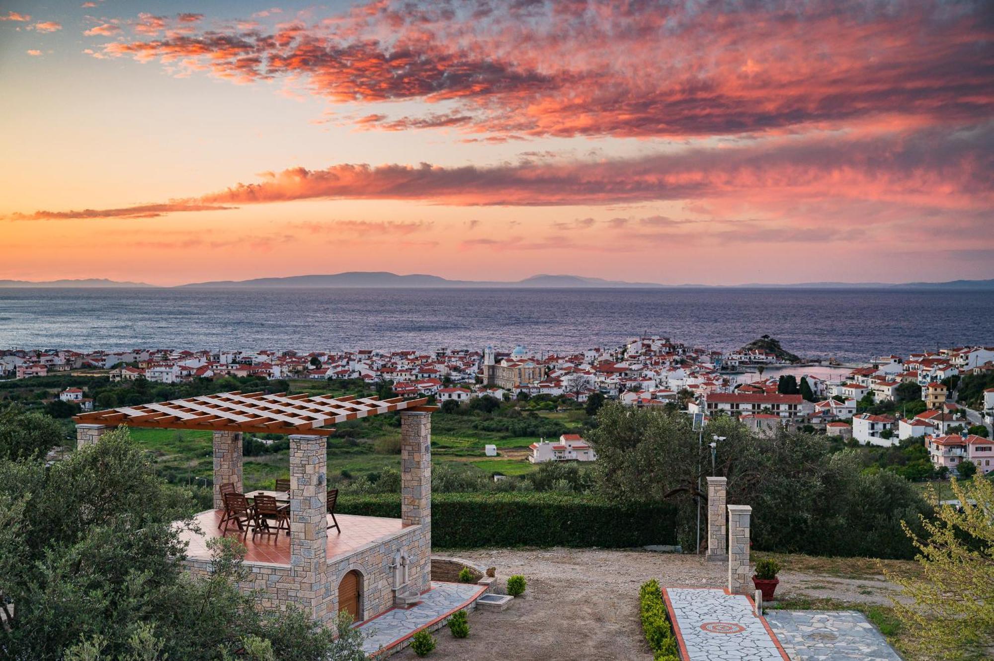 Athina *