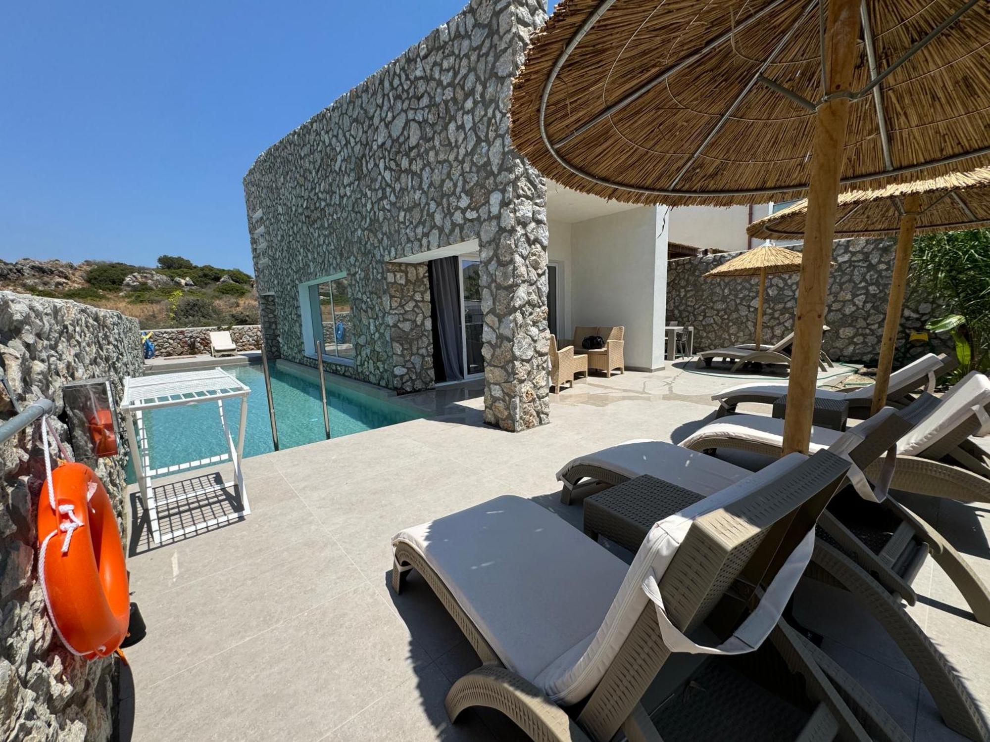Delfinia Hotel 4*