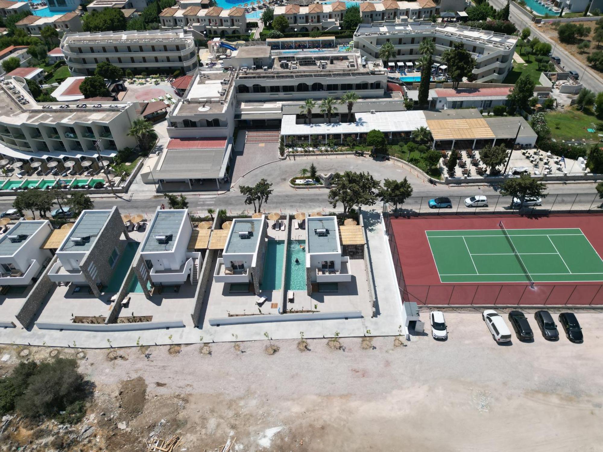 Delfinia Hotel