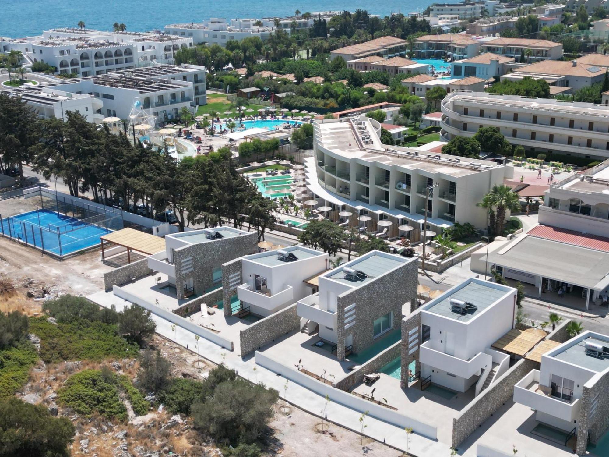 Hotel Delfinia 4*