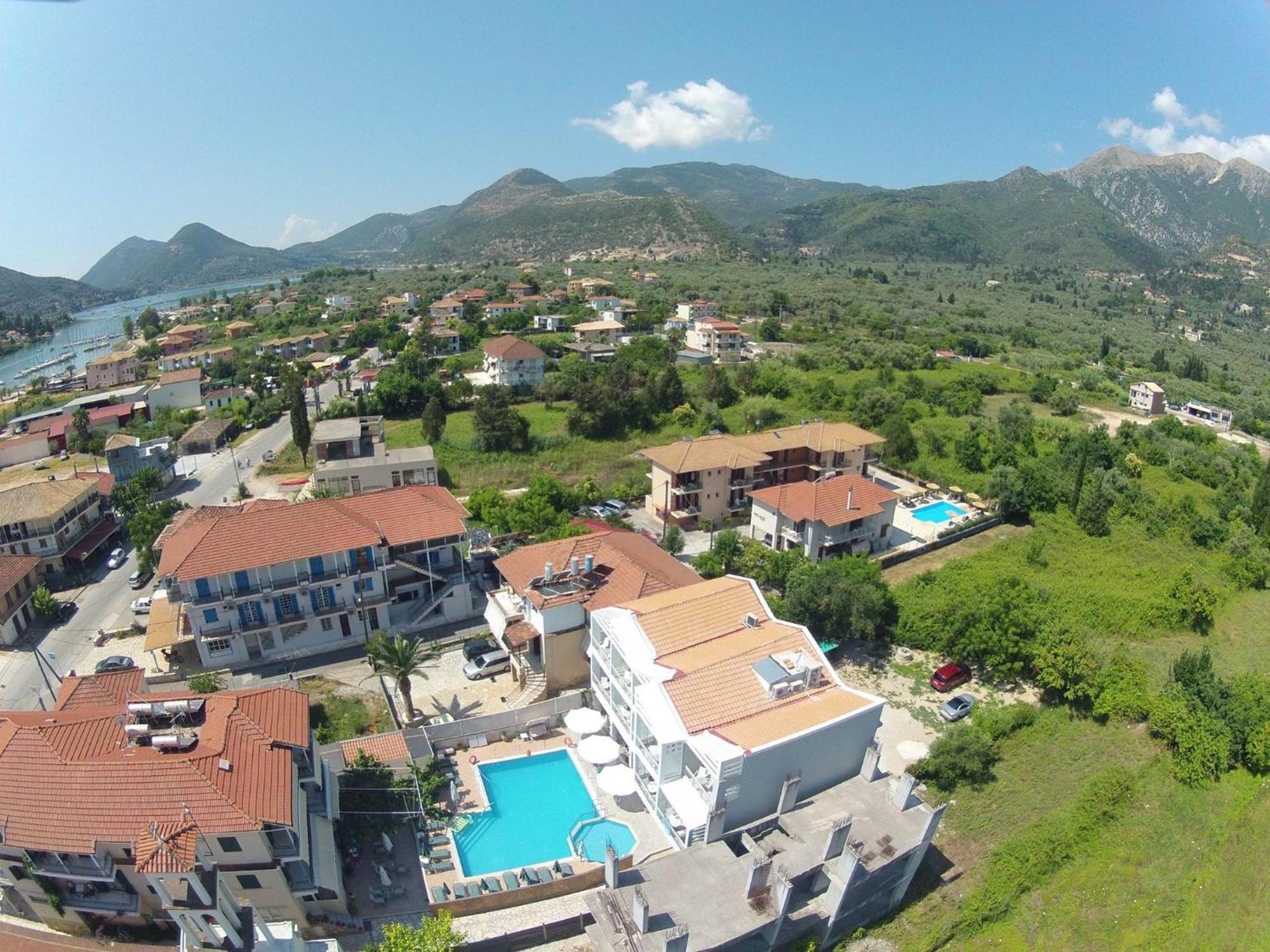 Aggelos & Deluxe Nydri (Lefkada)