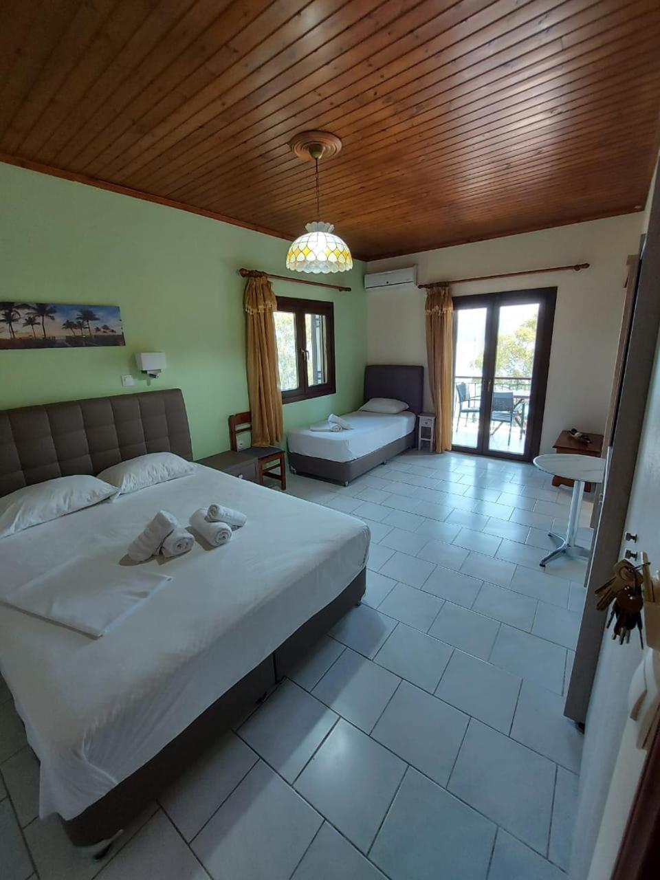 Aparthotel Mavra 2*