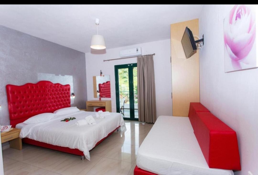 Aristidis Garden Aparthotel 2*