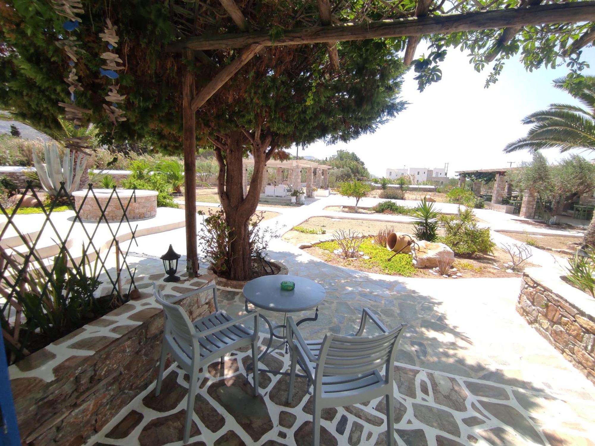 Le Grand Bleu Guest house Katapola