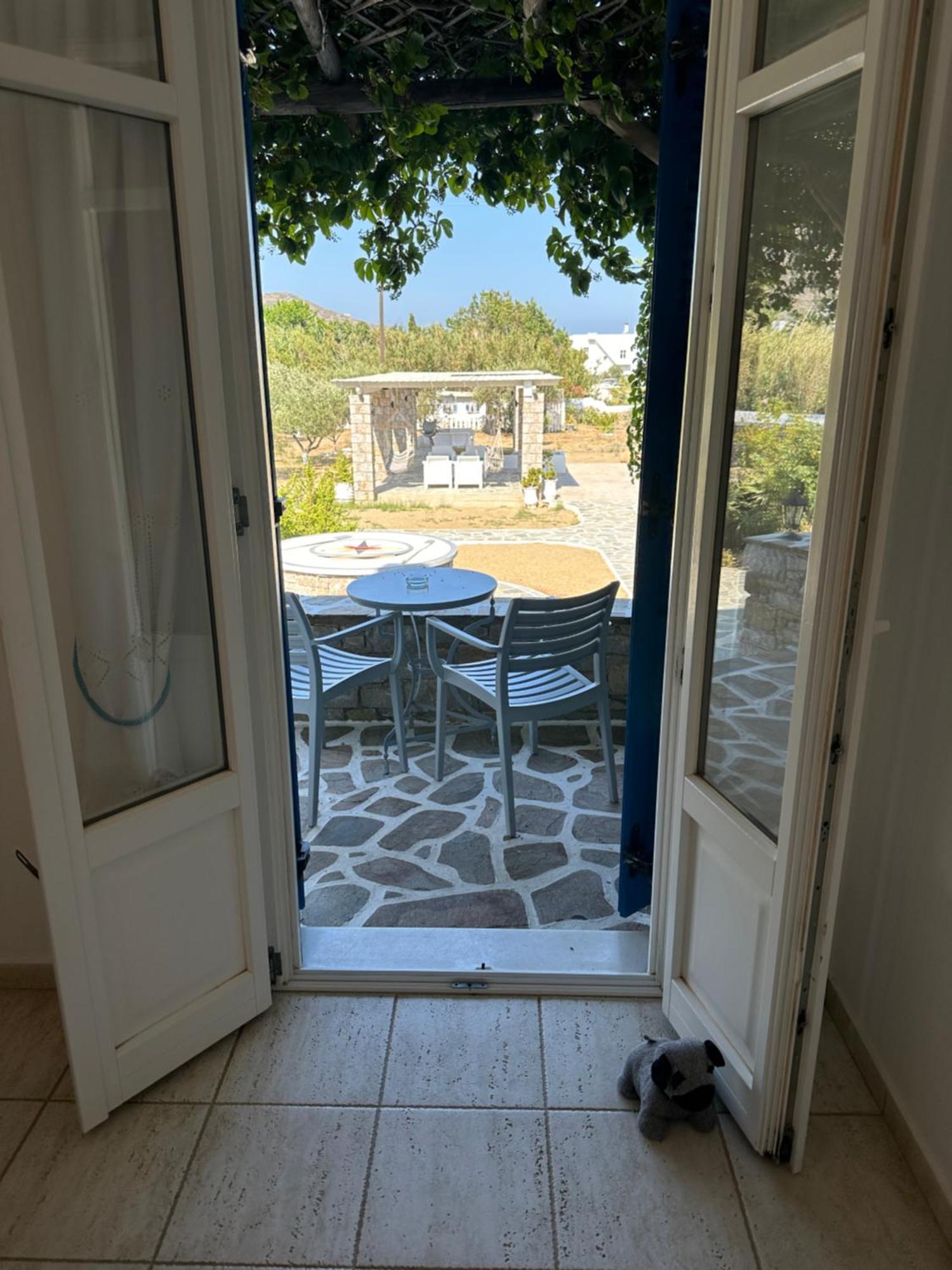 Le Grand Bleu Guest house