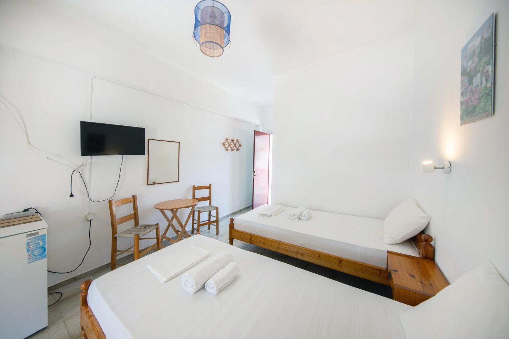 Nikos Guest house *