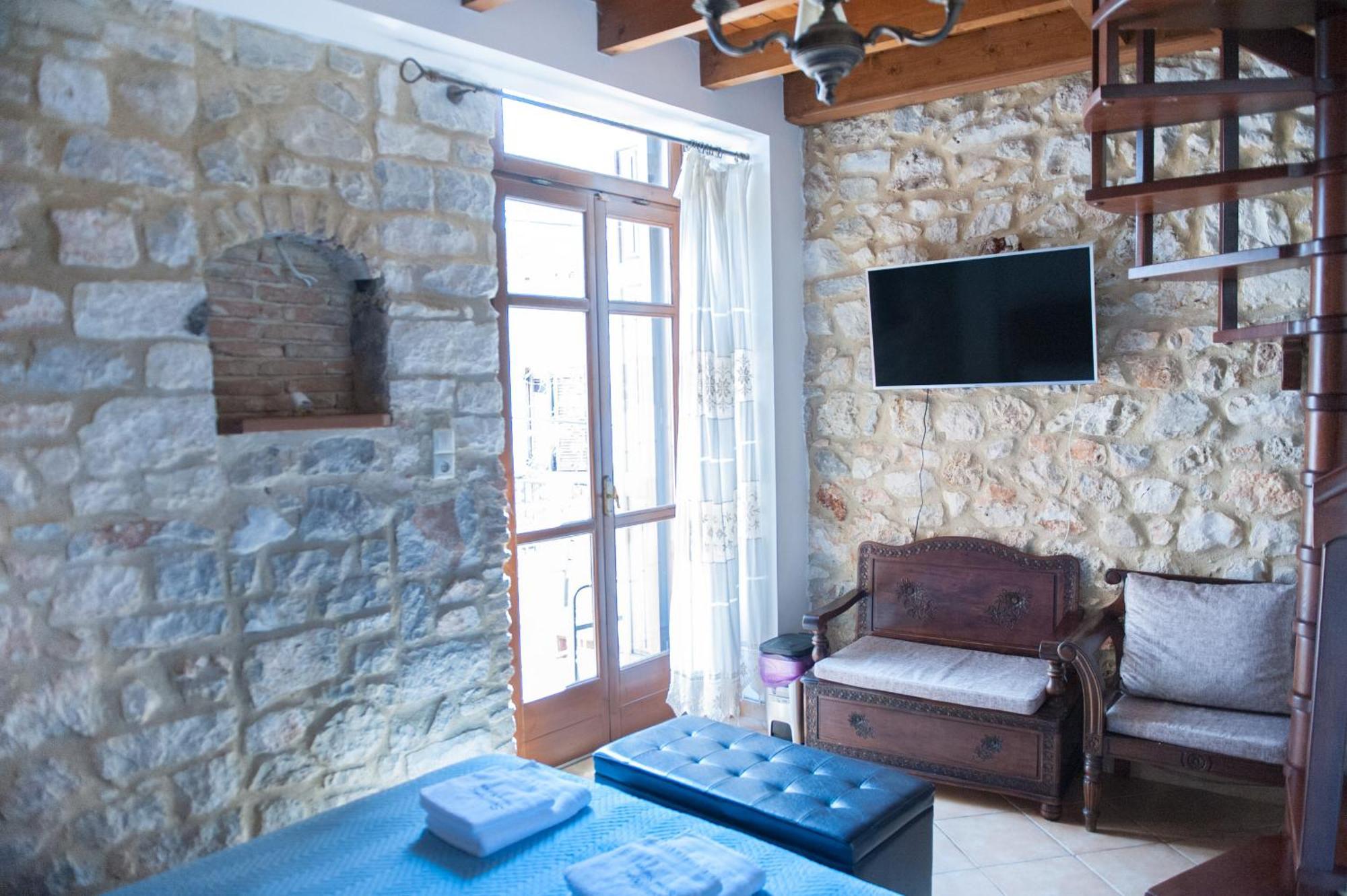 Seafront Stone Hotel 2*