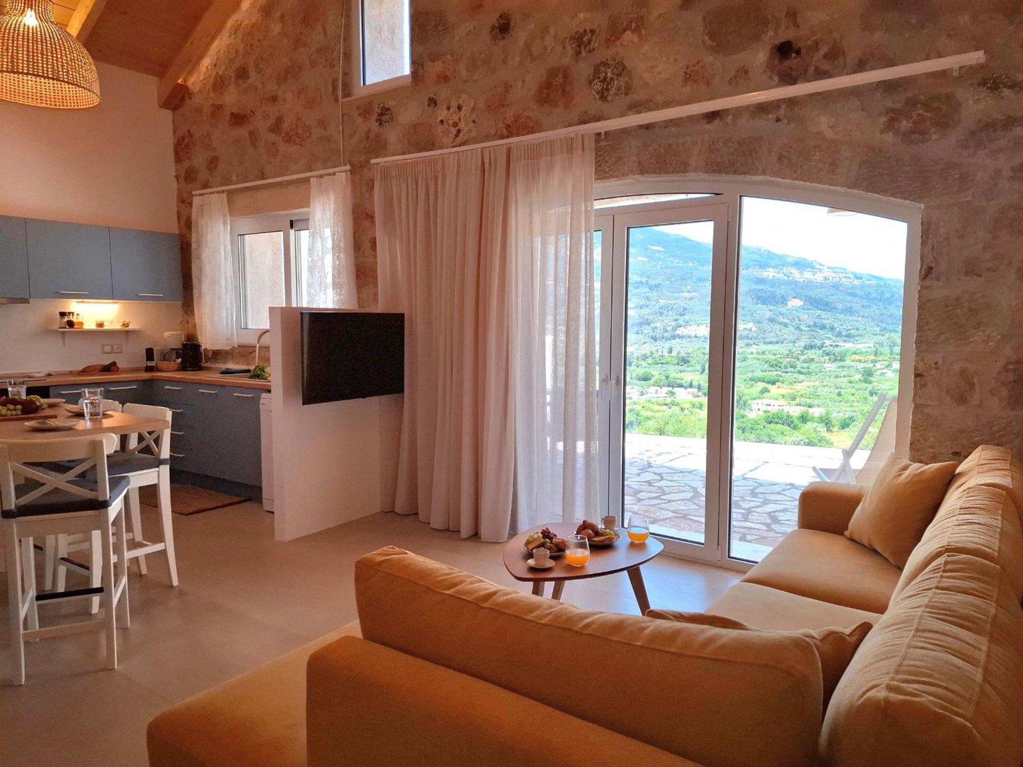 Pnoes Lefkada Villa