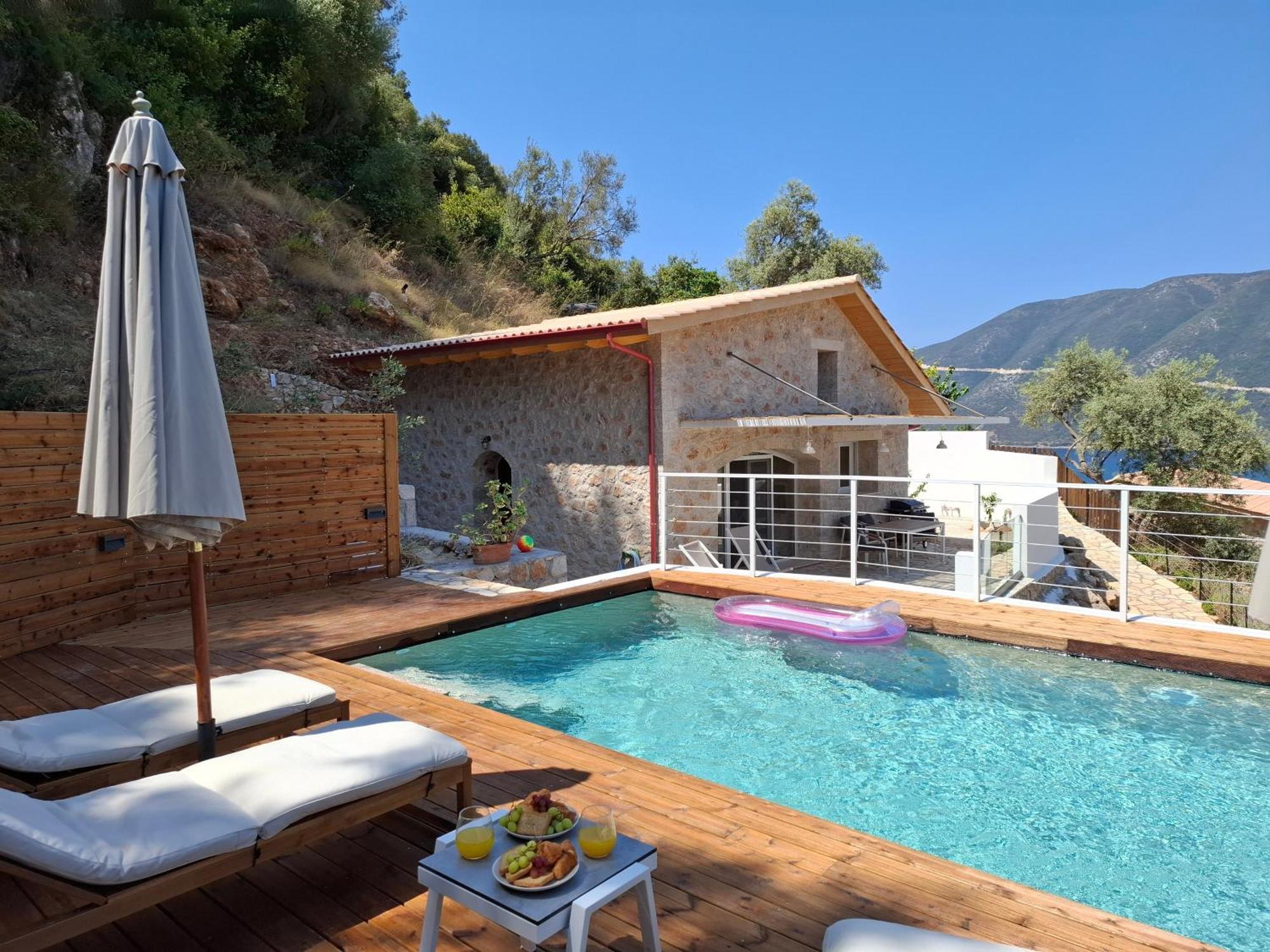 Pnoes Lefkada