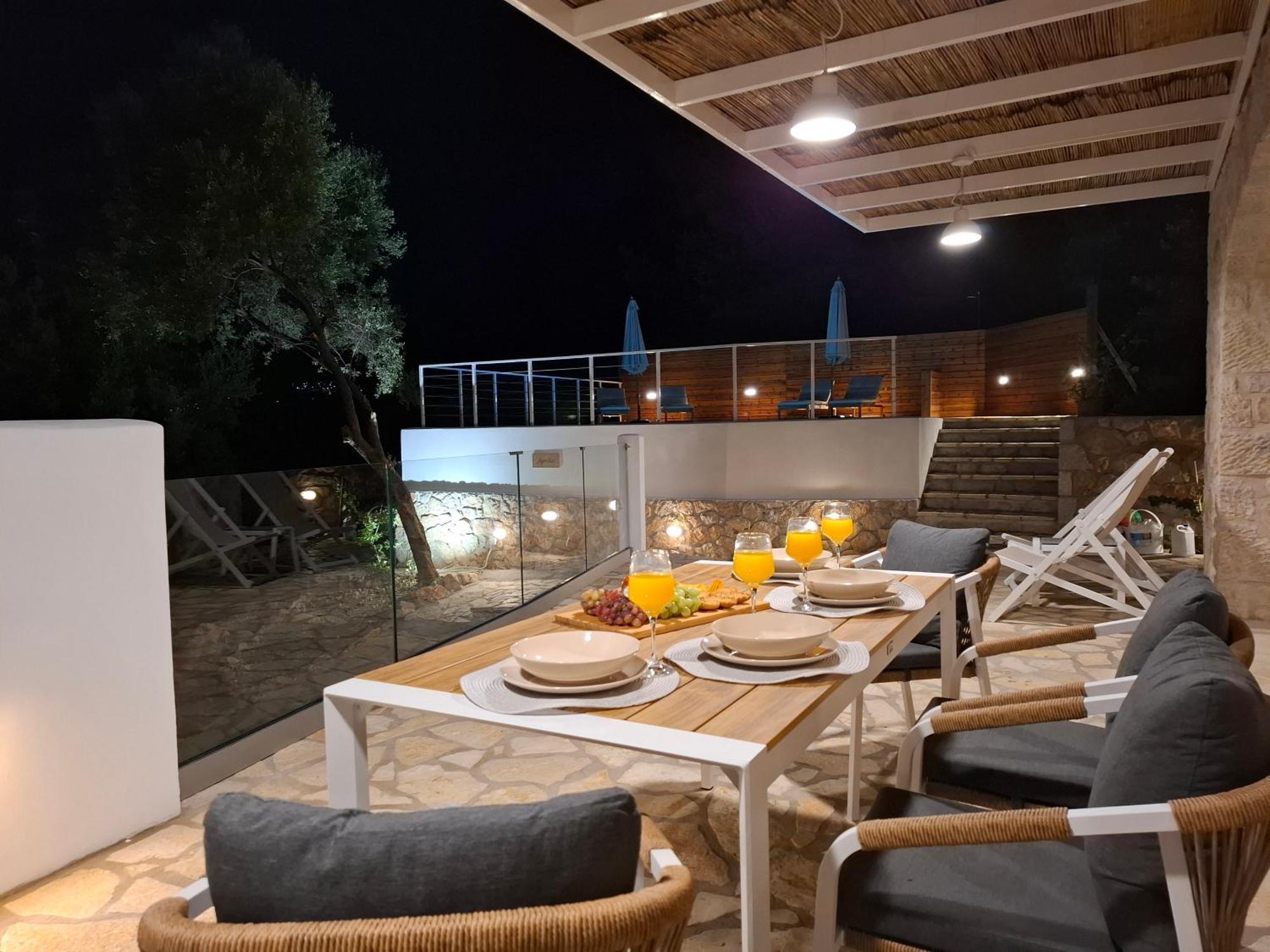 Pnoes Lefkada