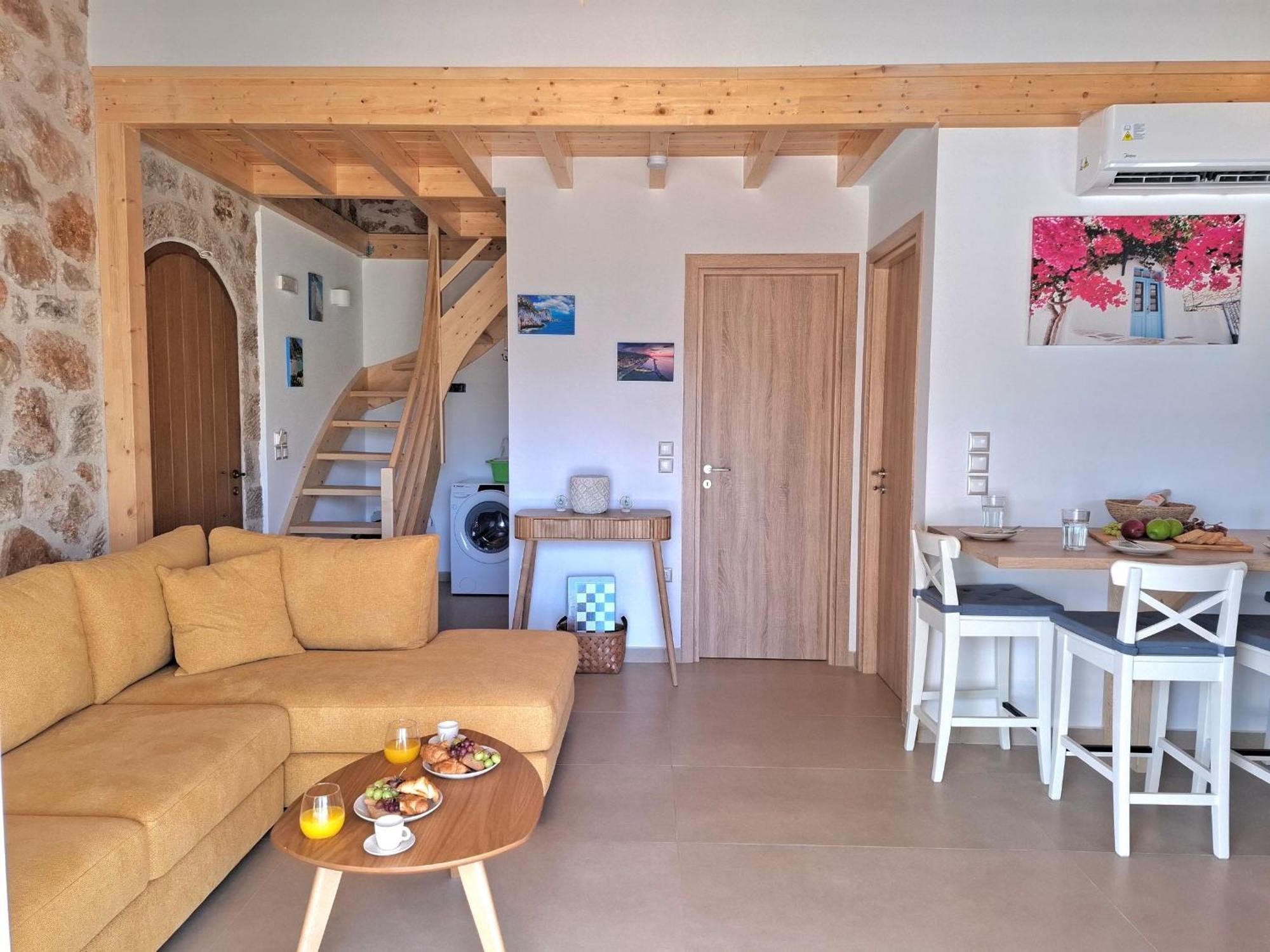 Pnoes Lefkada Villa *