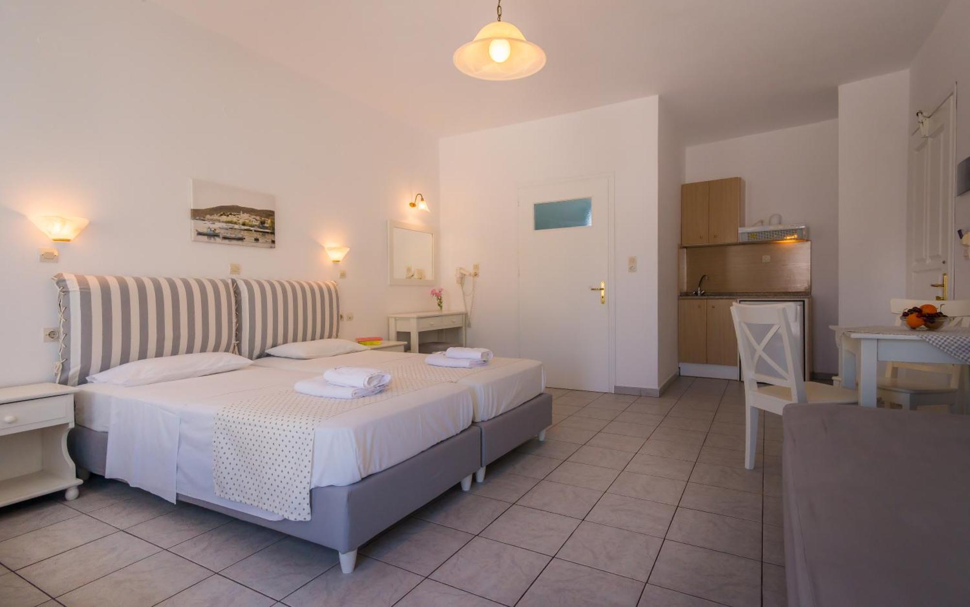 Hotel Aeolis 2*