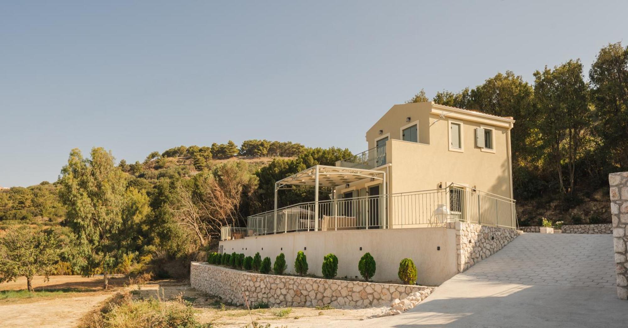 Villa Artemis Seaview - Private Pool, Jacuzzi Luxury Special Offer