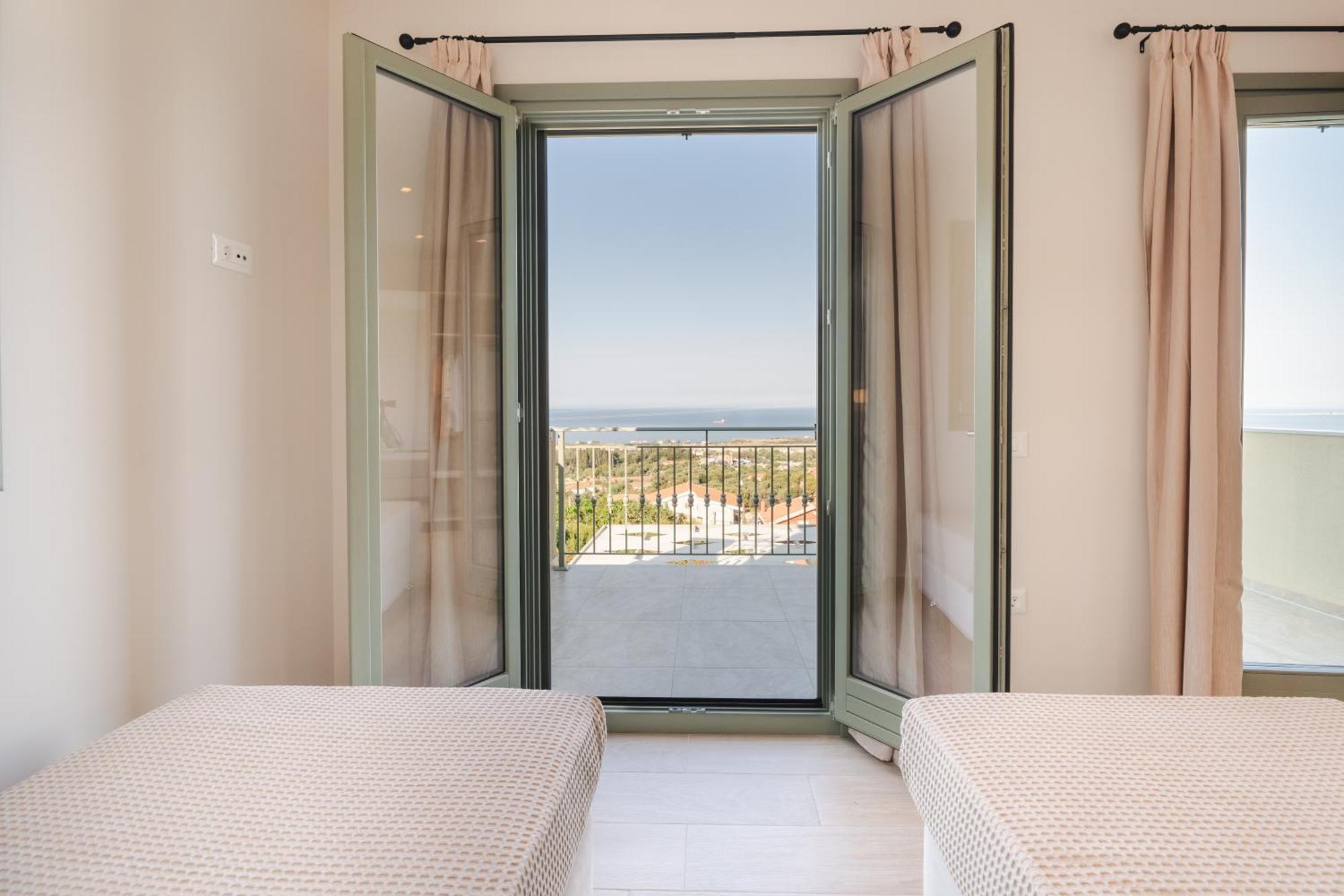 Villa Artemis Seaview - Private Pool, Jacuzzi Luxury Special Offer *