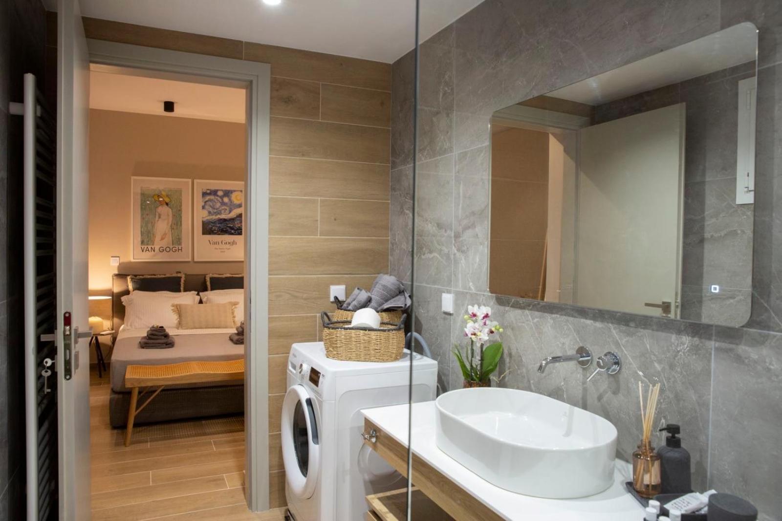 Nerissa Seafront Apartment Itea
