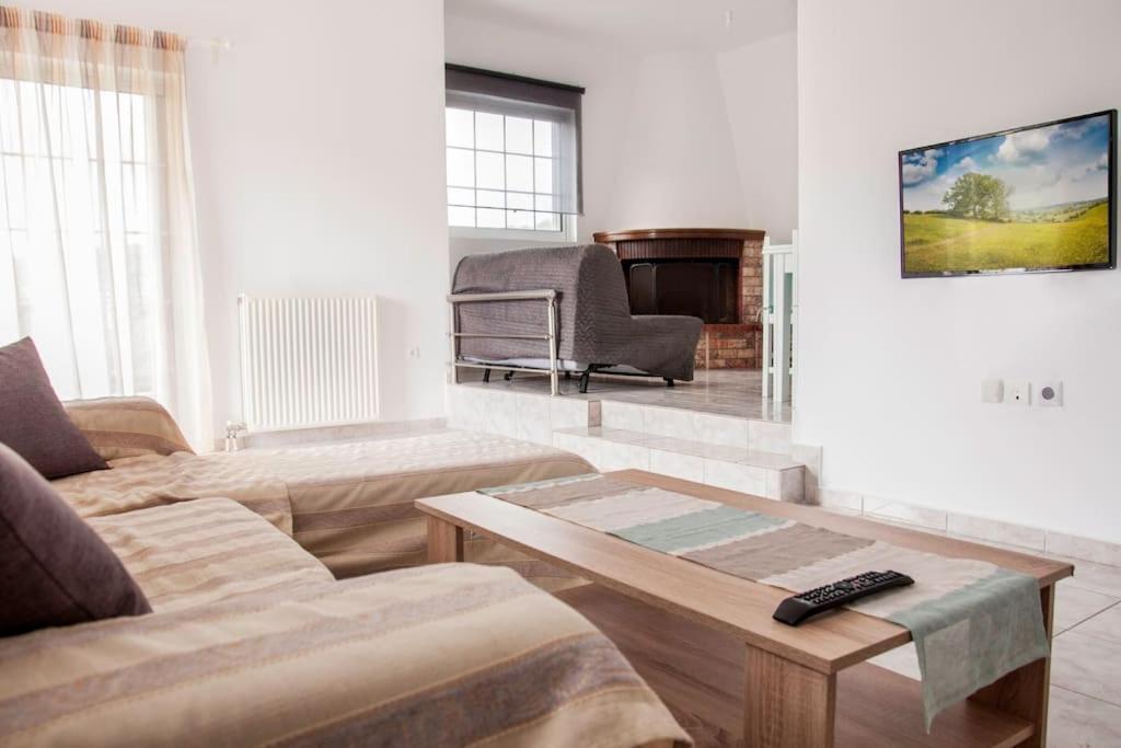 Maisonette By The Holiday home Agioi Apostoloi (Evia)