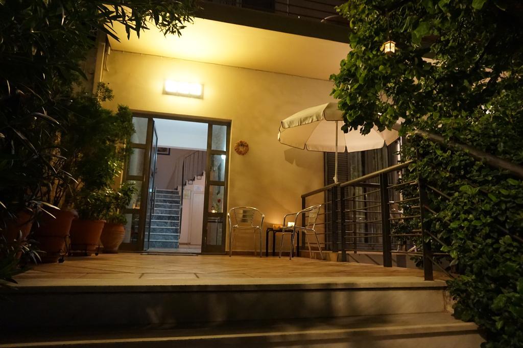 Anna's Studios Apartment