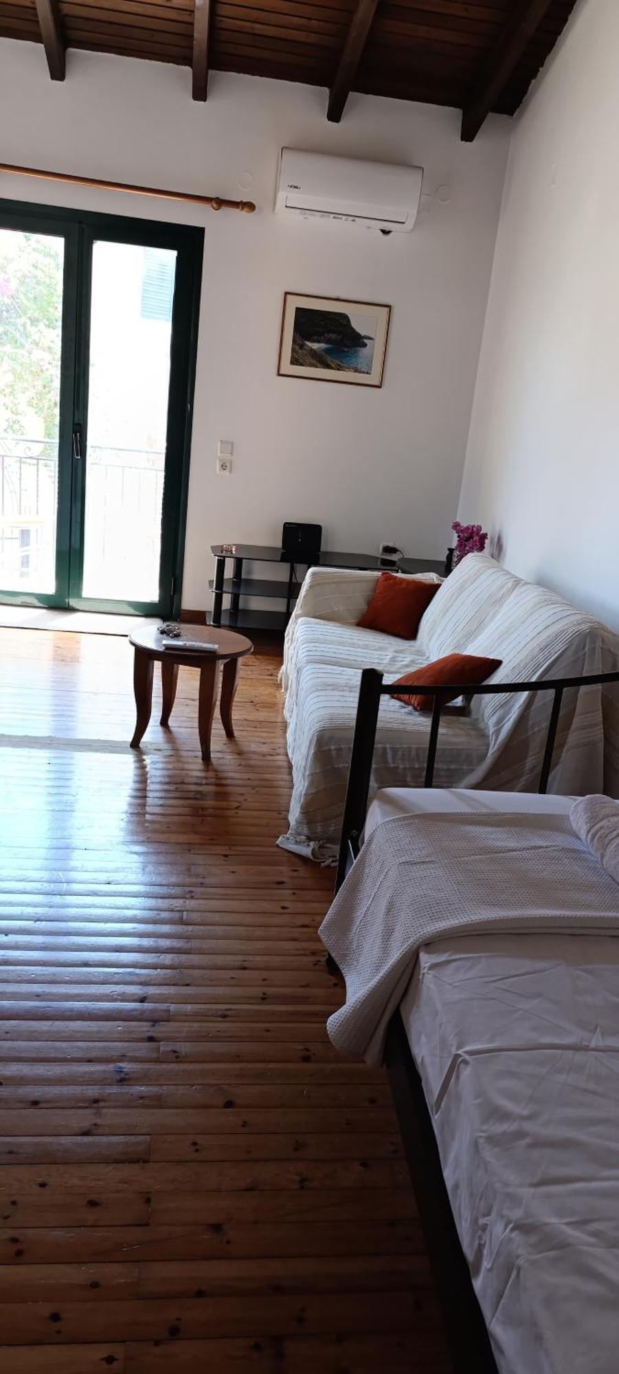 Traditional Two Level Holiday home Liapades
