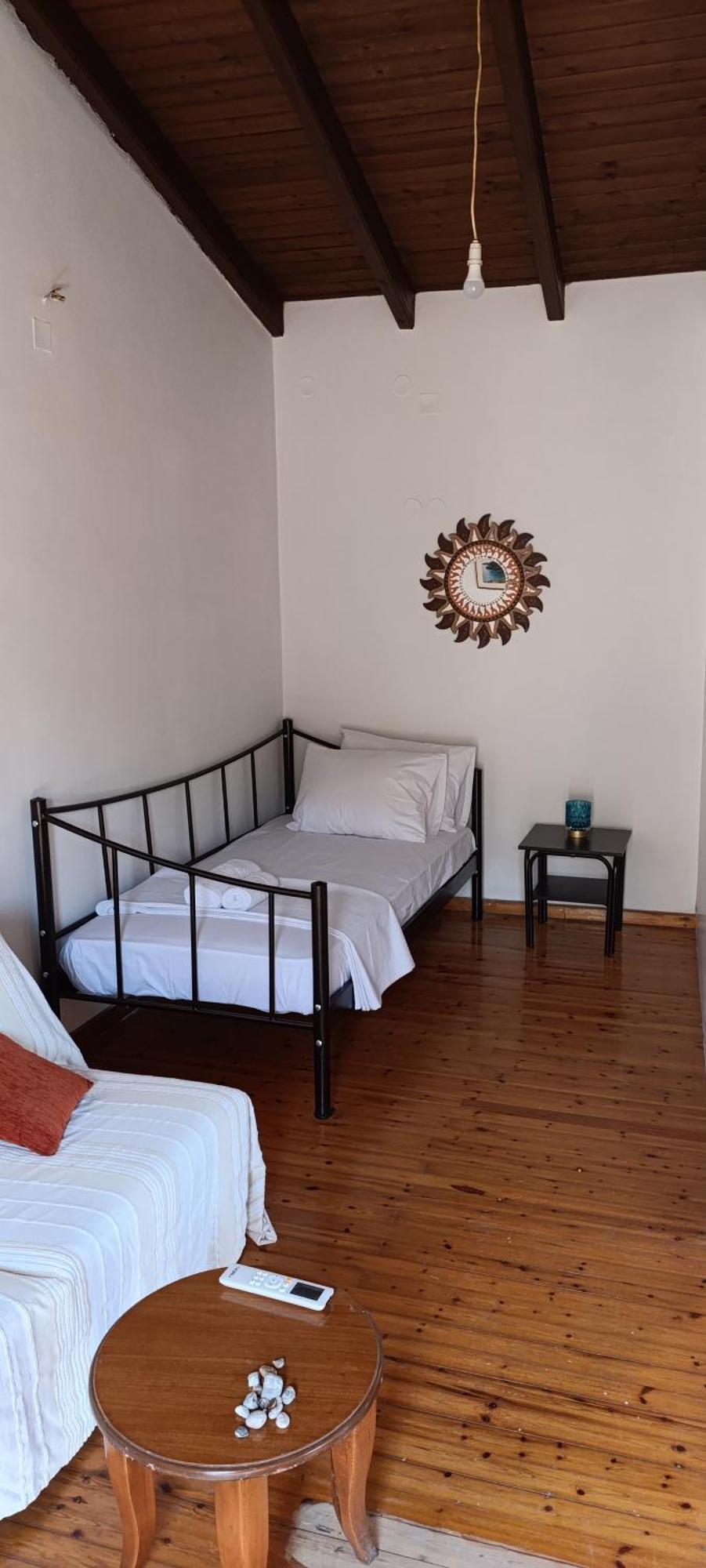 Traditional Two Level Liapades