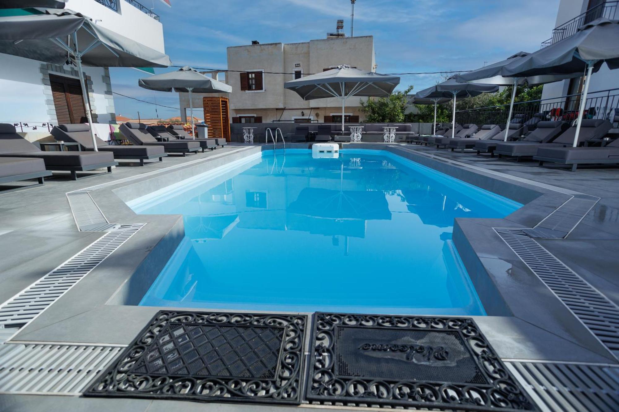 Yianna Hotel 2*