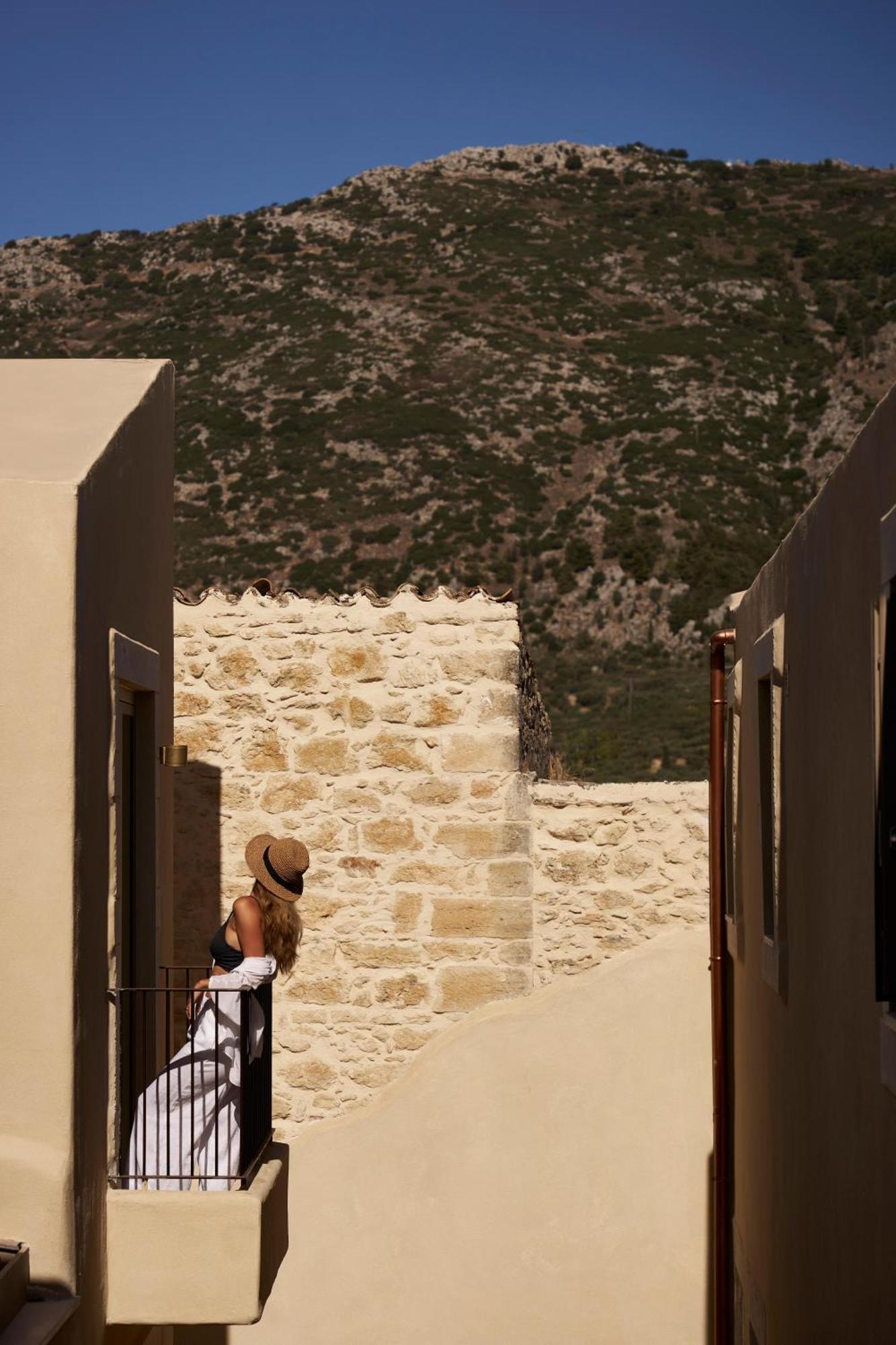 Manili Boutique Suites & Villas Aparthotel