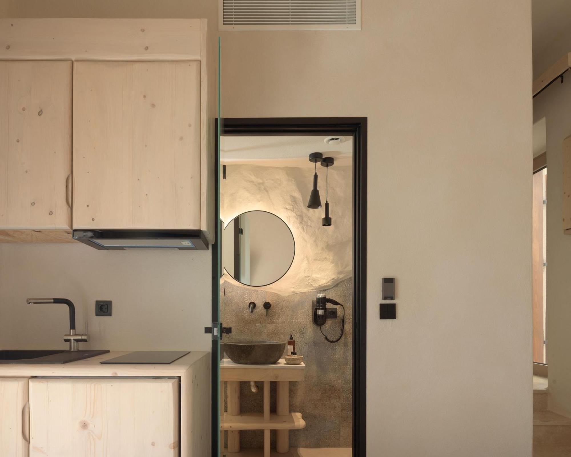 Manili Boutique Suites & Villas