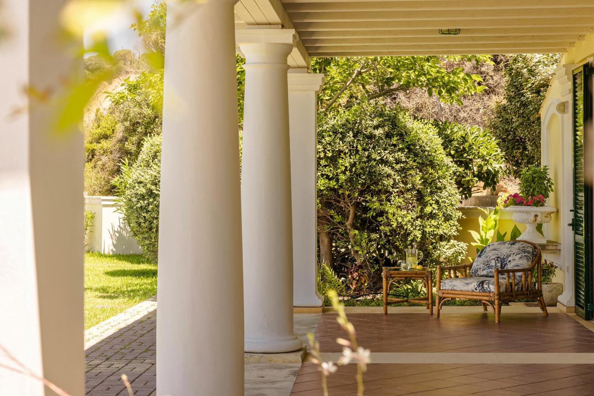 Rhoe Villa