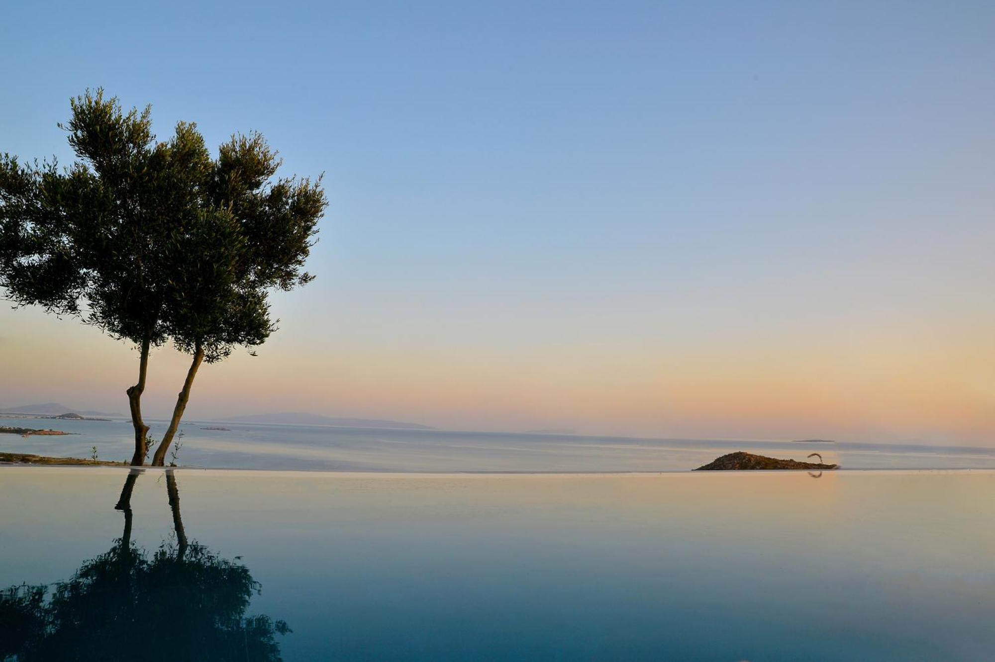 Mythology & Hotel Stelida (Naxos)