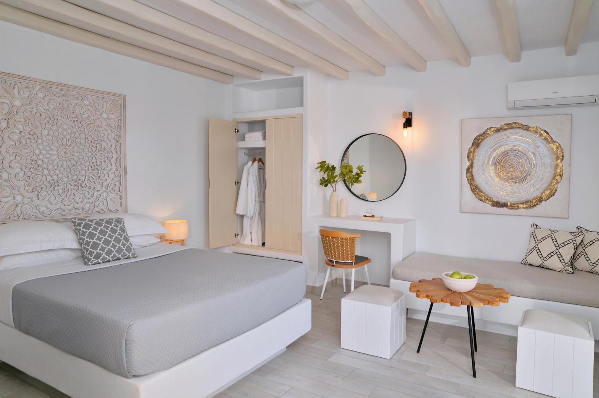 Hotel Mythology & Stelida (Naxos)