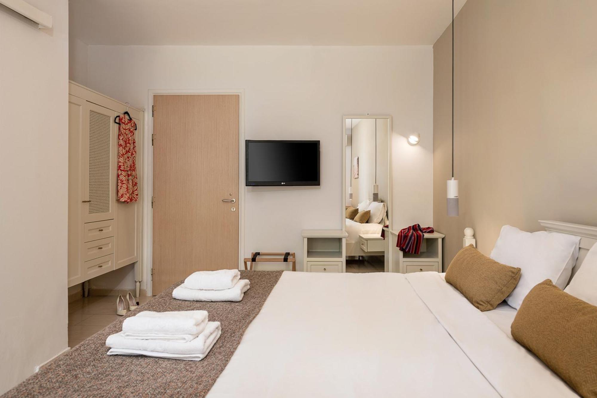 Hotel Caldera Village