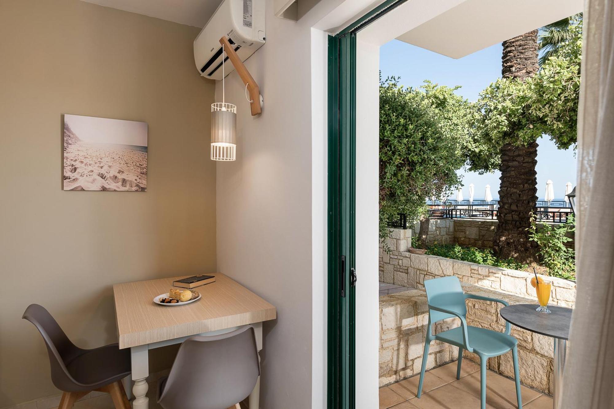 Hotel Caldera Village 4*