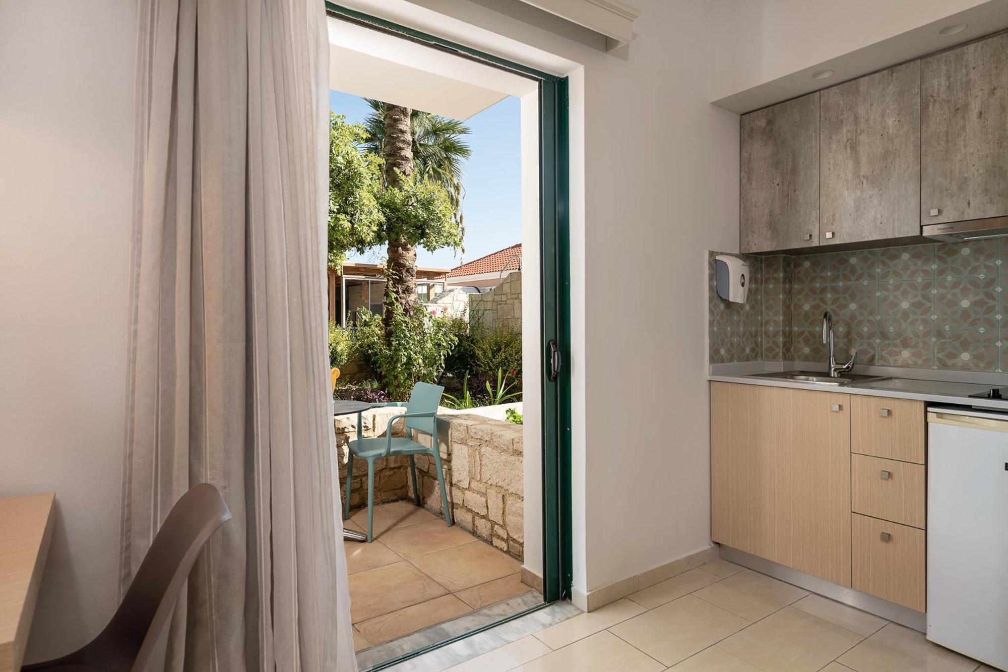Hotel Caldera Village Agia Marina (Crete)