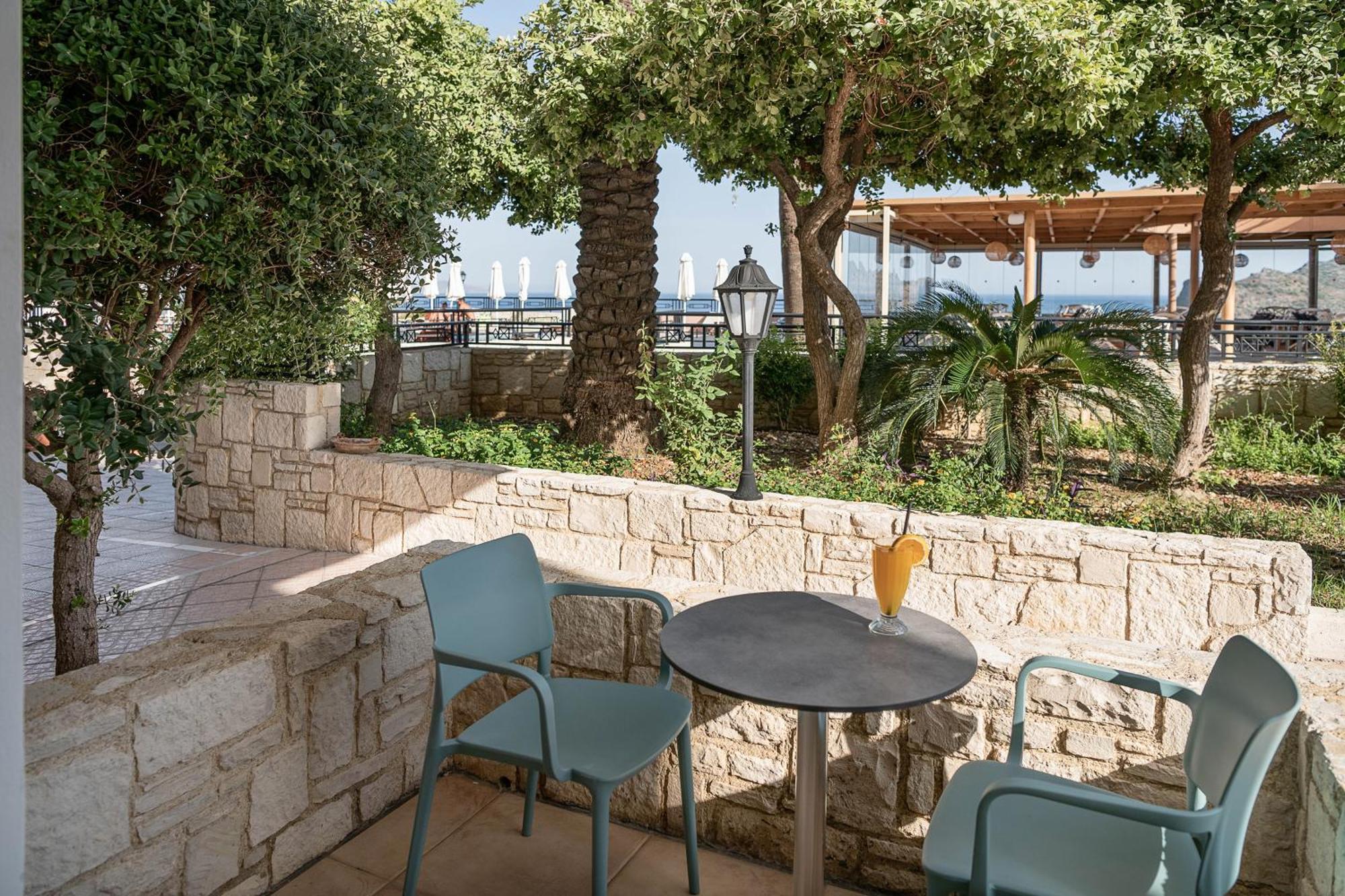 Caldera Village 4*