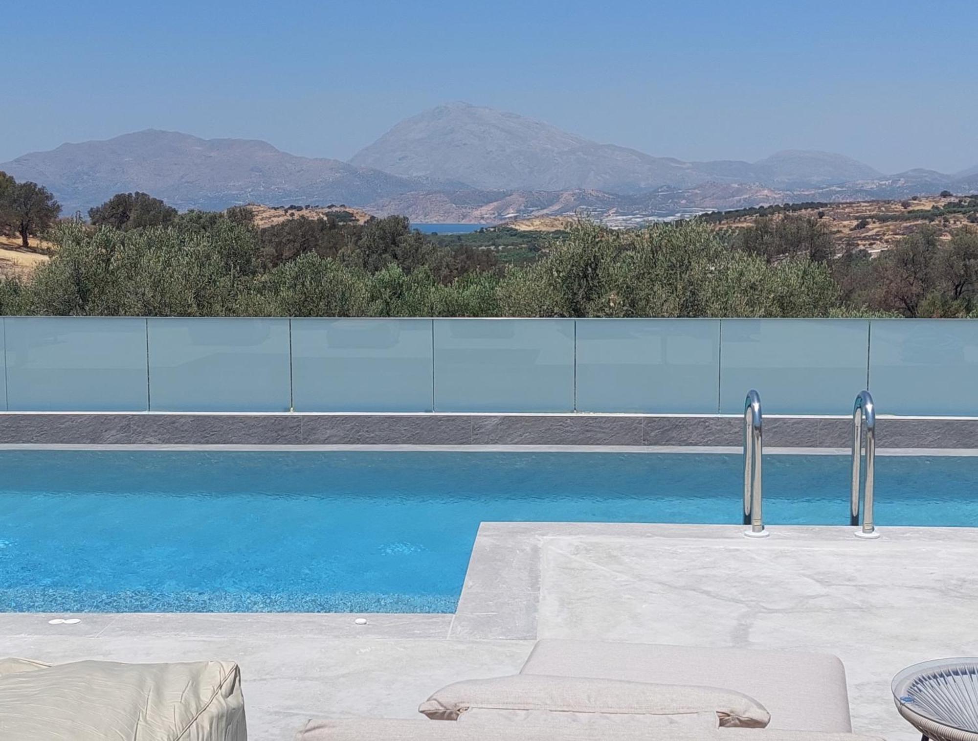 Marnos Luxury Villa