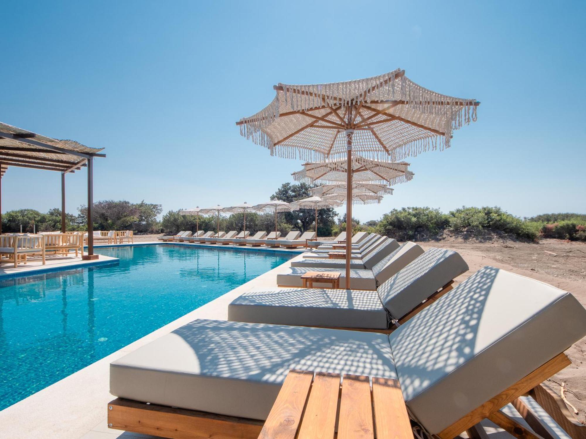 Villa Aethrion & *