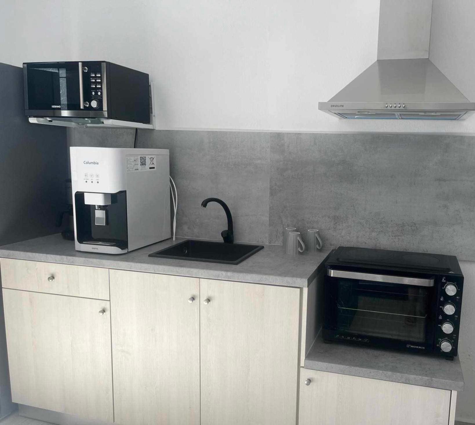Maya Apartments, Modern And Convenient With Private Parking Apartment