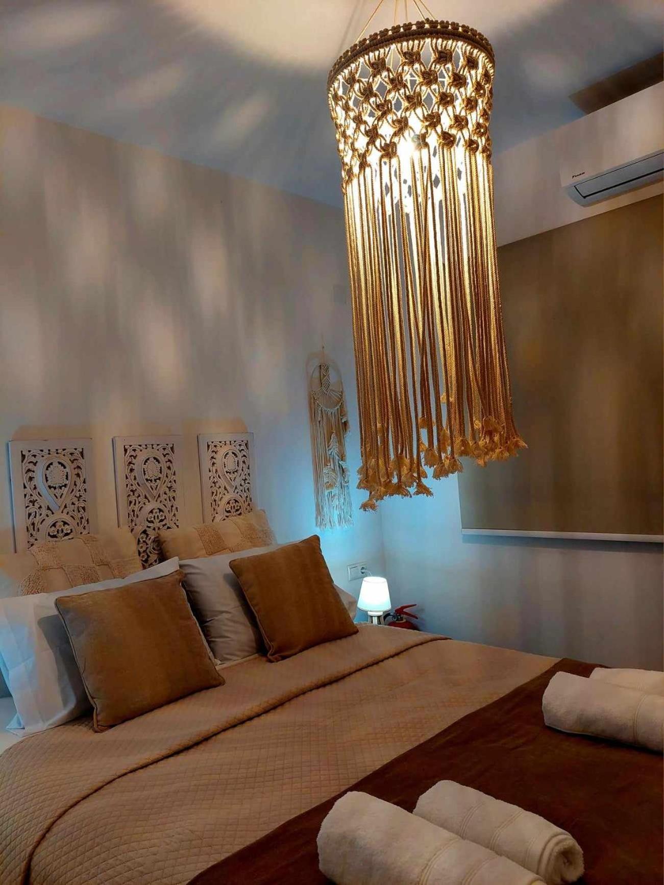 Maya Apartments, Modern And Convenient With Private Parking Apartment *