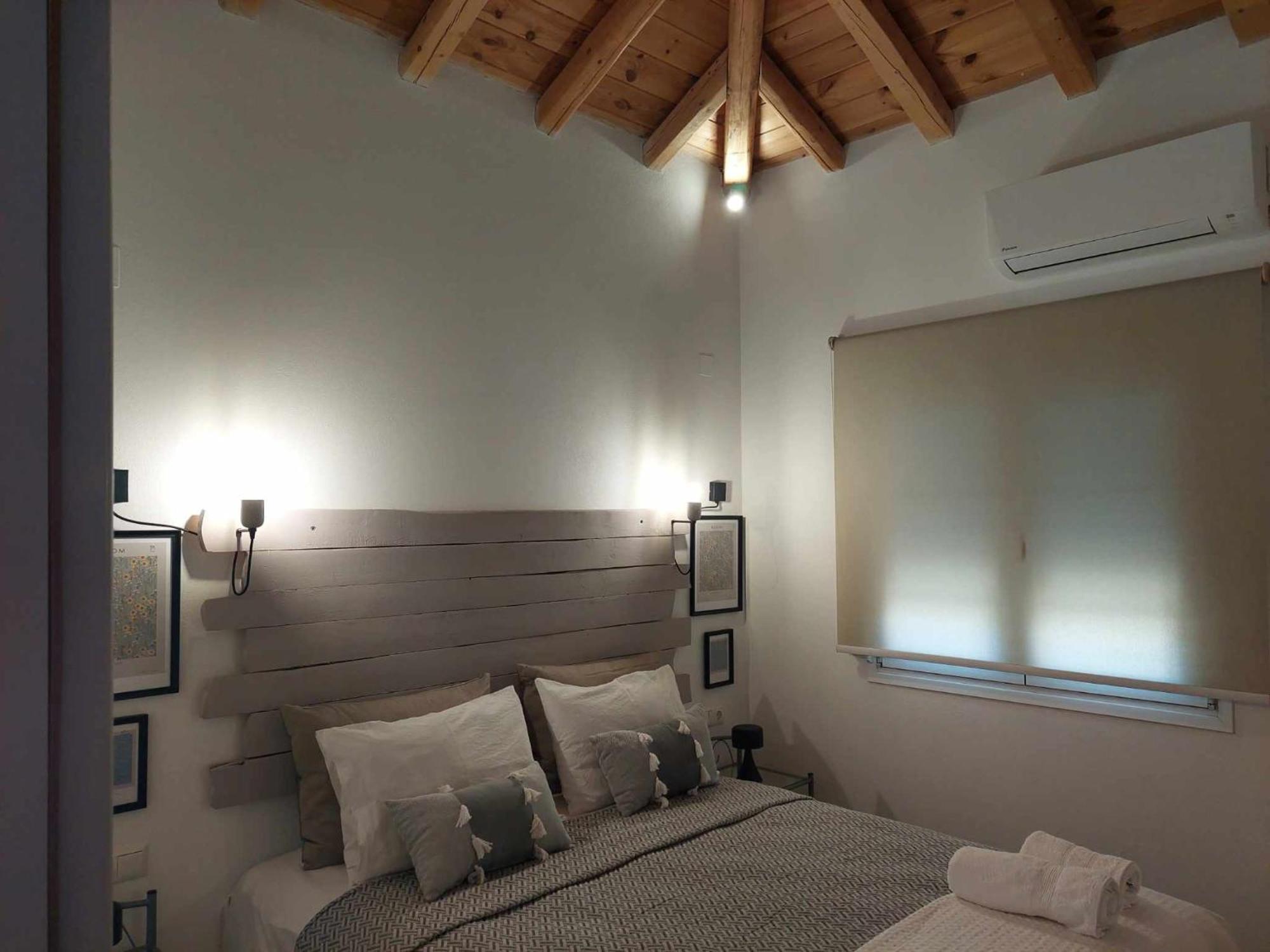 Maya Apartments, Modern And Convenient With Private Parking