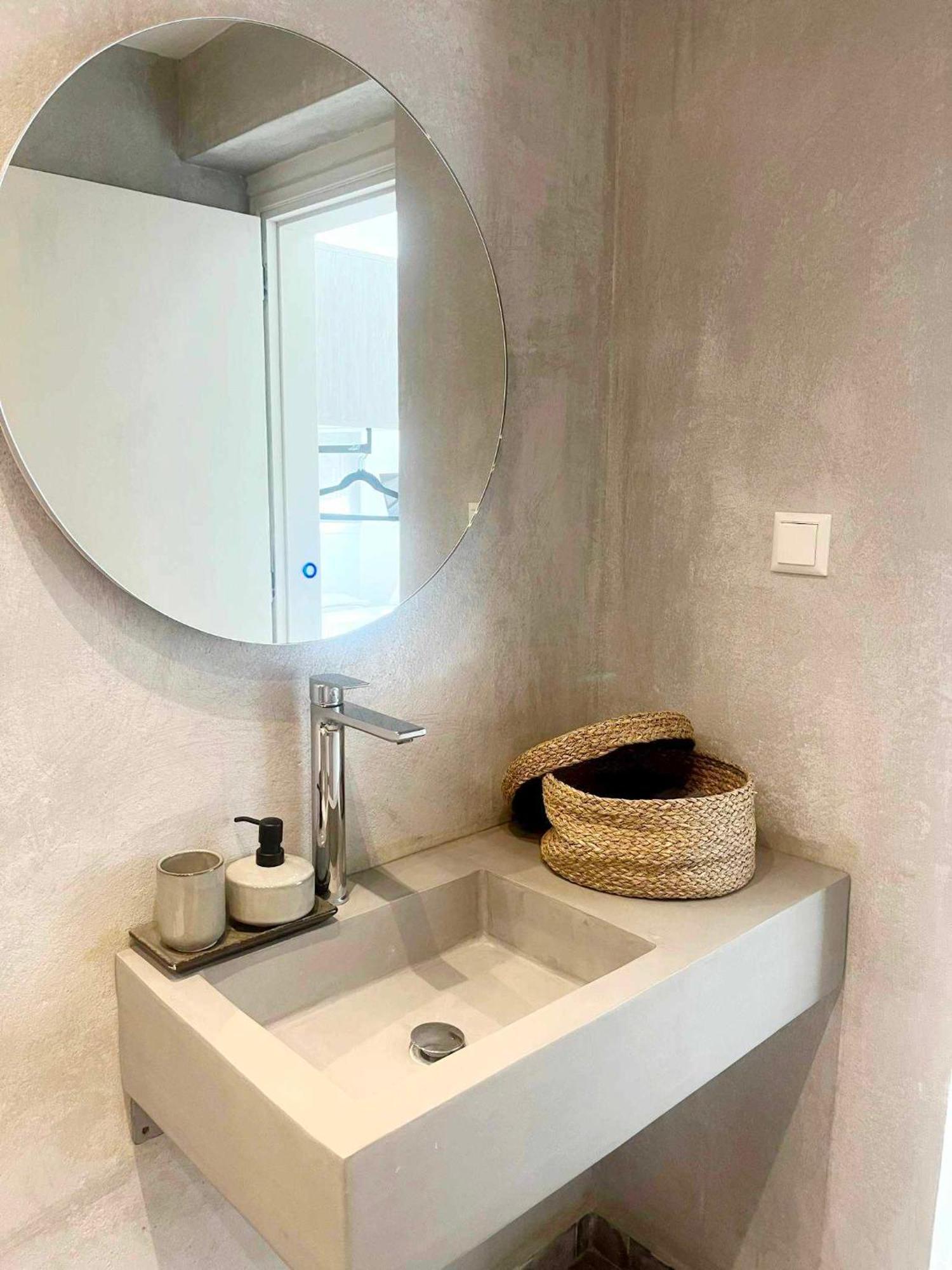 Maya Apartments, Modern And Convenient With Private Parking Skiathos Town