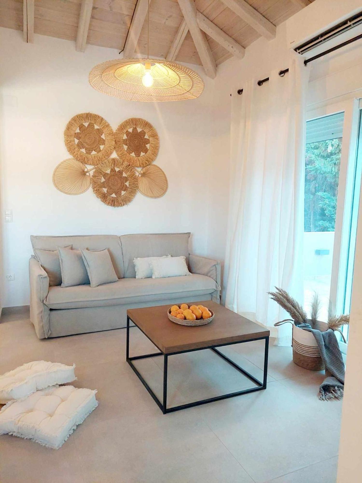 Maya Apartments, Modern And Convenient With Private Parking Apartment